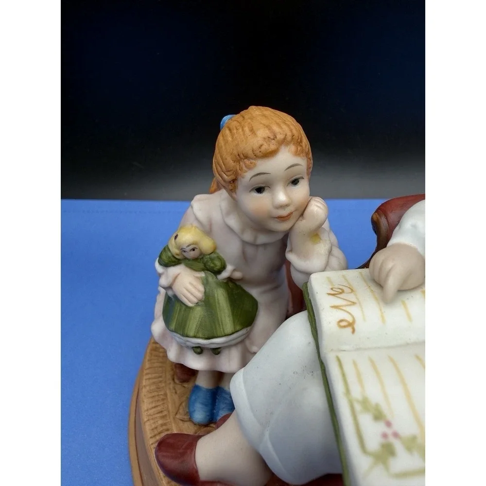 Avon Enjoying the Night Before Christmas Figurine 3rd Edition Christmas Memories